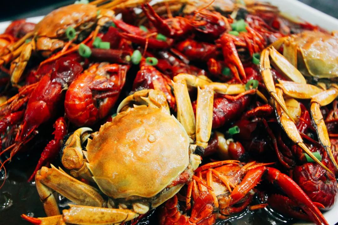 蝦兵蟹將火爆來襲！海鮮盛宴等你開啟